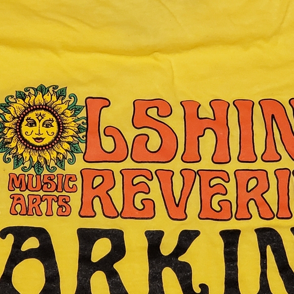 Yellow Large Graphic T-shirt Solshine Music & Arts Reverie Parking men's large - Picture 3 of 7
